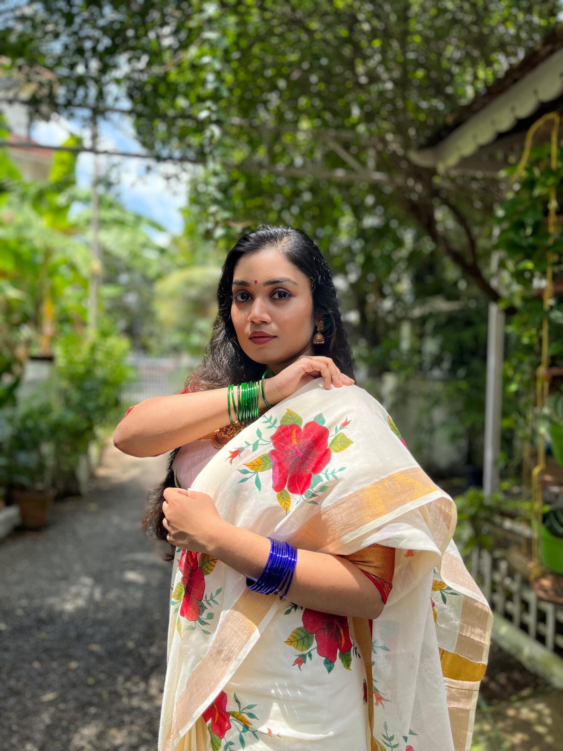 7006-Chembartthi saree with Golden Zari - Image 2