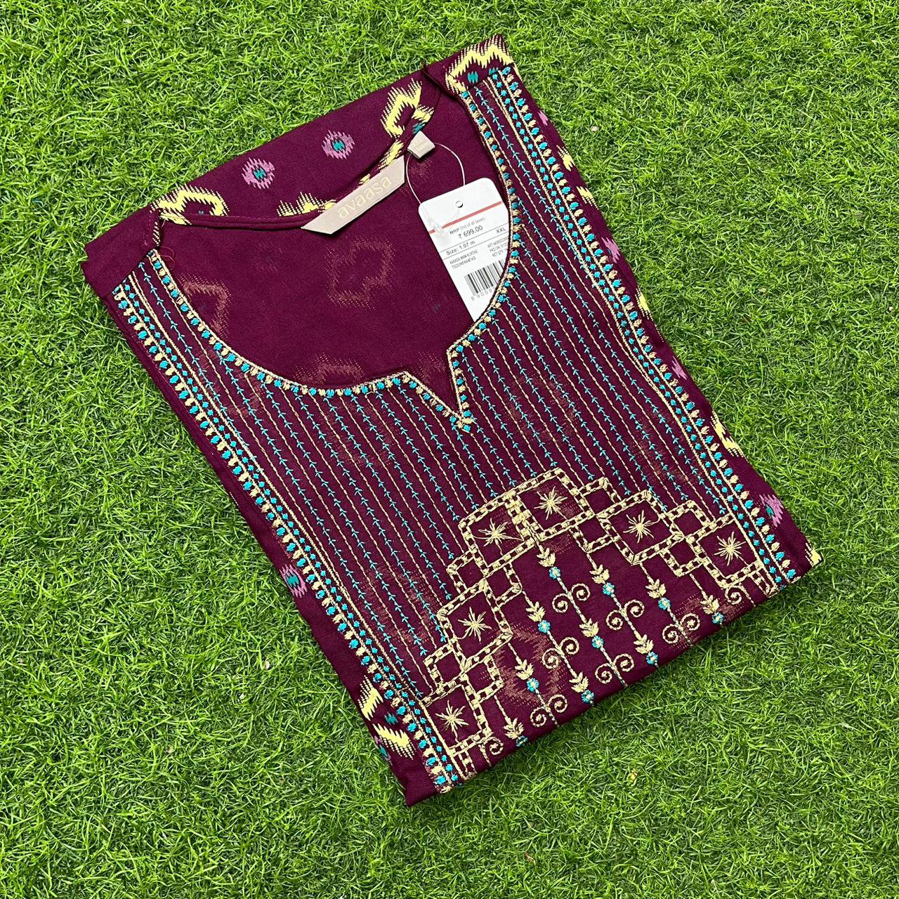 Avaasa Rayon Yoke Embroidery Kurti With Side Pocket